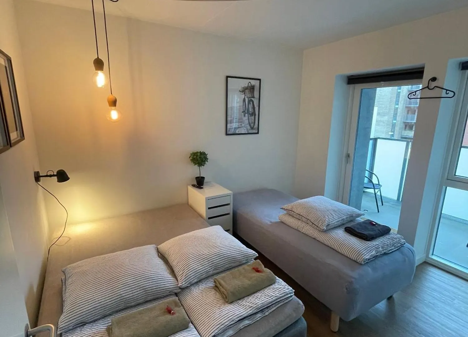 Modern Central Apt With Rooftop, Privat Balcony, & Free Parking,Next To Aarhus Attractions 0*,  Dinamarca