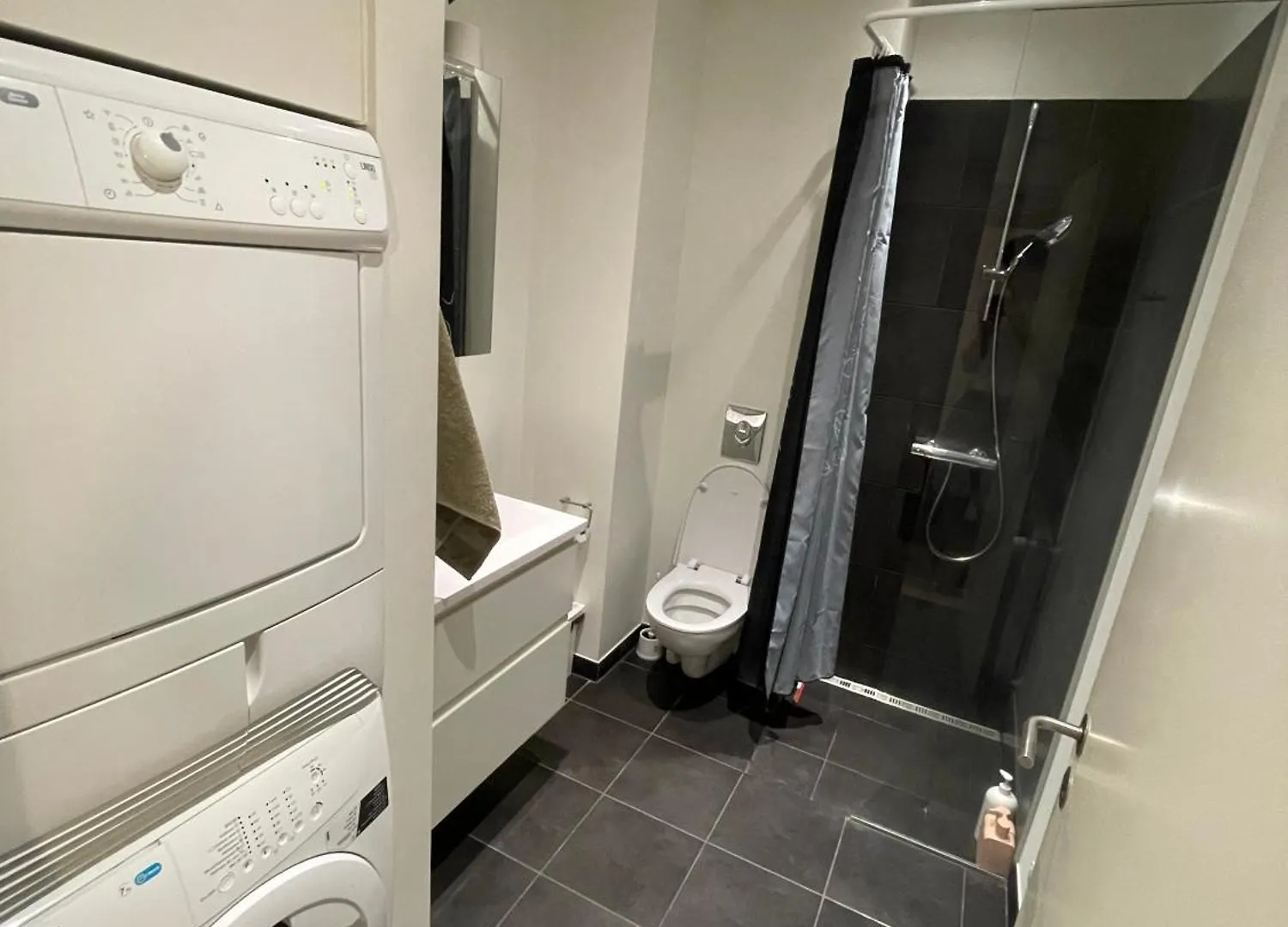Apartahotel Modern Central Apt With Rooftop, Privat Balcony, & Free Parking,Next To Aarhus Attractions Dinamarca
