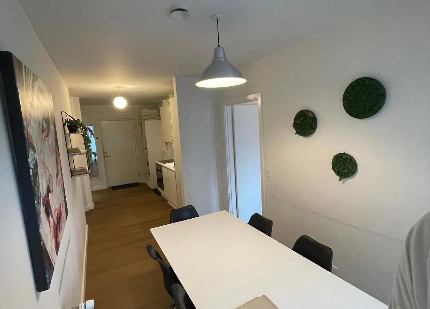 Modern Central Apt With Rooftop, Privat Balcony, & Free Parking,Next To Aarhus Attractions